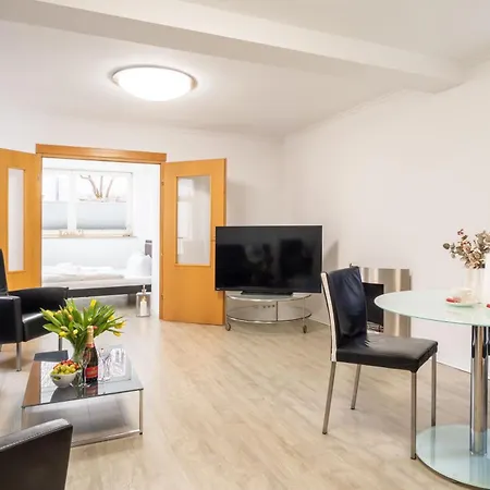 Charlot Mit 2 Schlafzimmern & Bio-kamin * Heringsdorf (Usedom)